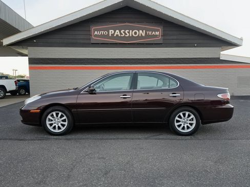 Used 2003 Lexus ES 330 FWD image 2