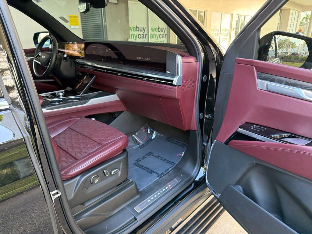 Used 2025 Cadillac Escalade Premium Luxury w/ Touring Package AWD/4WD image 36
