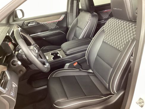 Used 2026 GMC Acadia Denali w/ Super Cruise Package AWD/4WD image 11