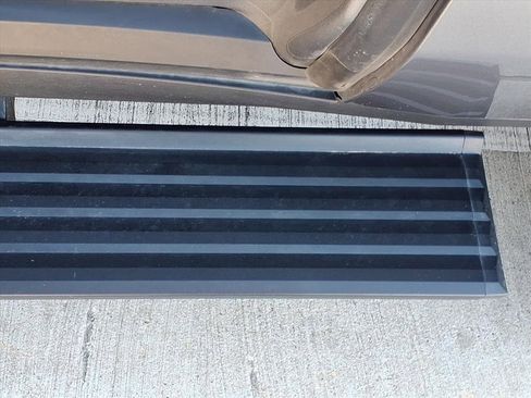 Used 2023 GMC Yukon Denali Ultimate image 20