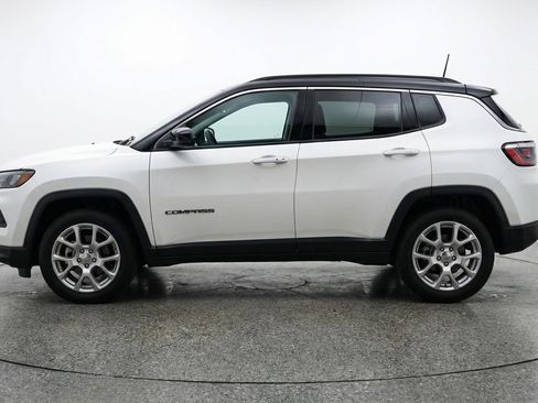 Used 2025 Jeep Compass Limited image 5