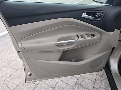 Used 2017 Ford Escape Titanium FWD image 10