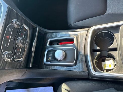 Used 2022 Chrysler 300 Touring image 24