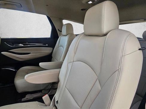 Used 2019 Buick Enclave Premium image 22
