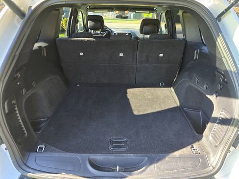 Used 2019 Jeep Grand Cherokee Laredo w/ Security & Convenience Group image 6