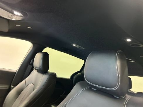 New 2027 Chrysler Pacifica Select FWD image 28