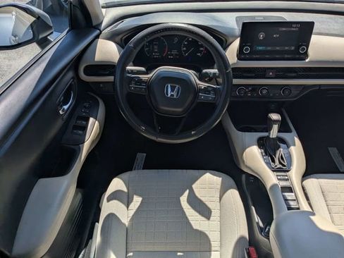 Used 2024 Honda HR-V LX image 14