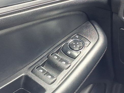 Used 2020 Ford Edge SE AWD/4WD image 13