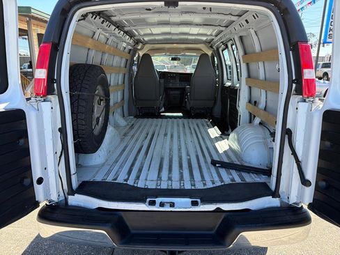 Used 2022 Chevrolet Express 2500 w/ Driver Convenience Package image 19