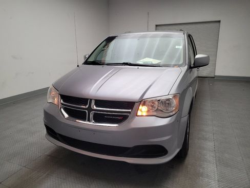 Used 2014 Dodge Grand Caravan SXT image 15