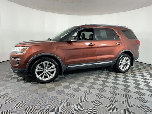 Used 2018 Ford Explorer XLT w/ Equipment Group 202A image 18