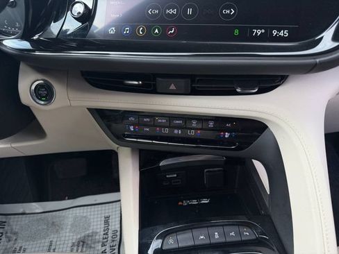 Used 2023 Buick Envision Avenir FWD image 4