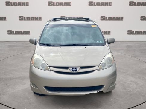 Used 2008 Toyota Sienna XLE FWD image 3