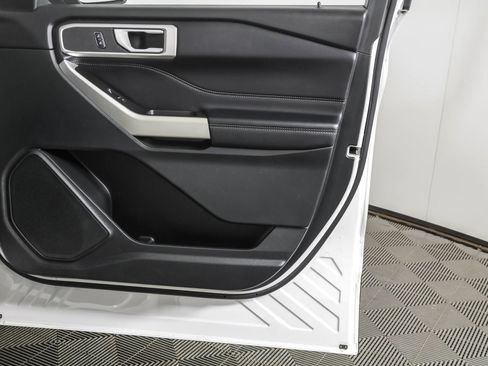 Used 2021 Ford Explorer XLT w/ Equipment Group 202A image 51