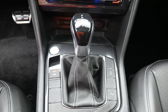 Used 2023 Volkswagen Tiguan SE R-Line FWD image 25