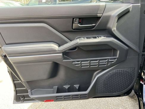 Used 2025 Toyota Tacoma TRD Sport image 11