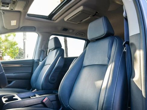 Used 2023 Honda Odyssey Touring image 17