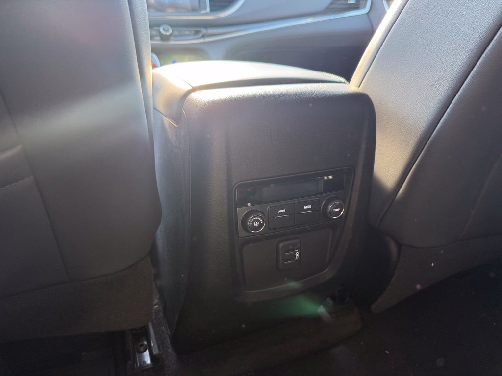 Used 2019 Buick Enclave Essence AWD/4WD image 26