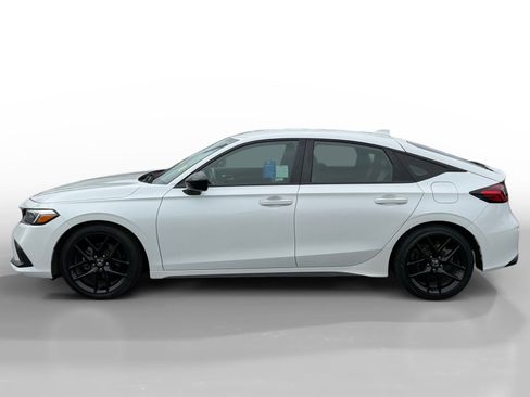 Used 2022 Honda Civic Sport image 2