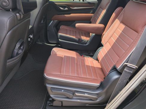 Used 2023 GMC Yukon Denali Ultimate AWD/4WD image 31