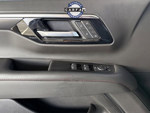 Used 2025 Chevrolet Suburban RST image 16