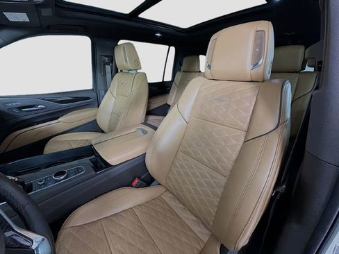 Used 2023 Cadillac Escalade ESV Sport w/ Touring Package RWD image 11