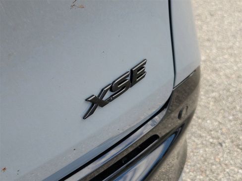 New 2026 Toyota Sienna XSE image 8