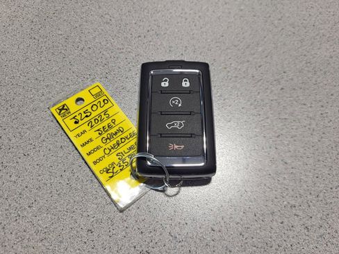 New 2025 Jeep Grand Cherokee Laredo w/ Luxury Tech Group I AWD/4WD image 30