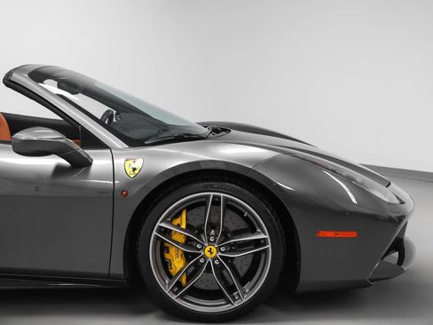 Certified 2018 Ferrari 488 Spider RWD image 9