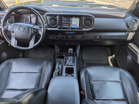 Used 2022 Toyota Tacoma SR5 image 4