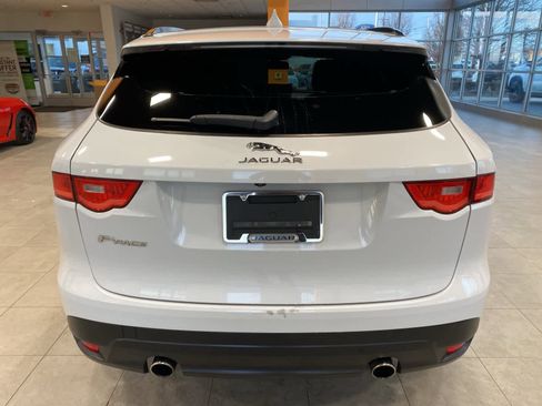 Used 2017 Jaguar F-PACE Premium image 4