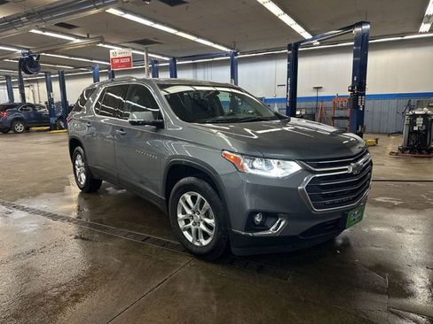 Used 2019 Chevrolet Traverse LT FWD image 11