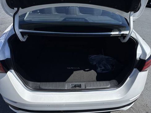New 2025 Nissan Sentra SR FWD image 19