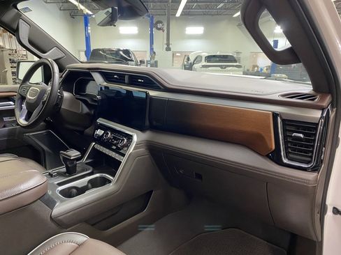 Used 2023 GMC Sierra 1500 Denali w/ Denali Reserve Package image 18