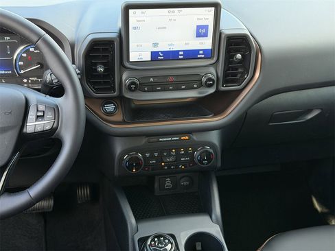 Used 2024 Ford Bronco Sport Outer Banks image 16