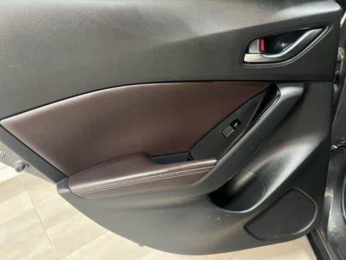 Used 2017 MAZDA MAZDA3 Touring image 16