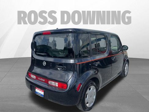 Used 2010 Nissan Cube 1.8 S w/ Interior Designer Pkg FWD image 4