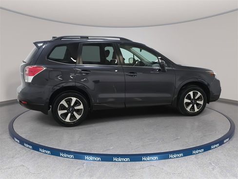 Used 2017 Subaru Forester 2.5i Limited image 6