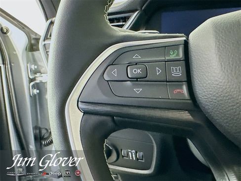 New 2025 Jeep Grand Cherokee Altitude image 28