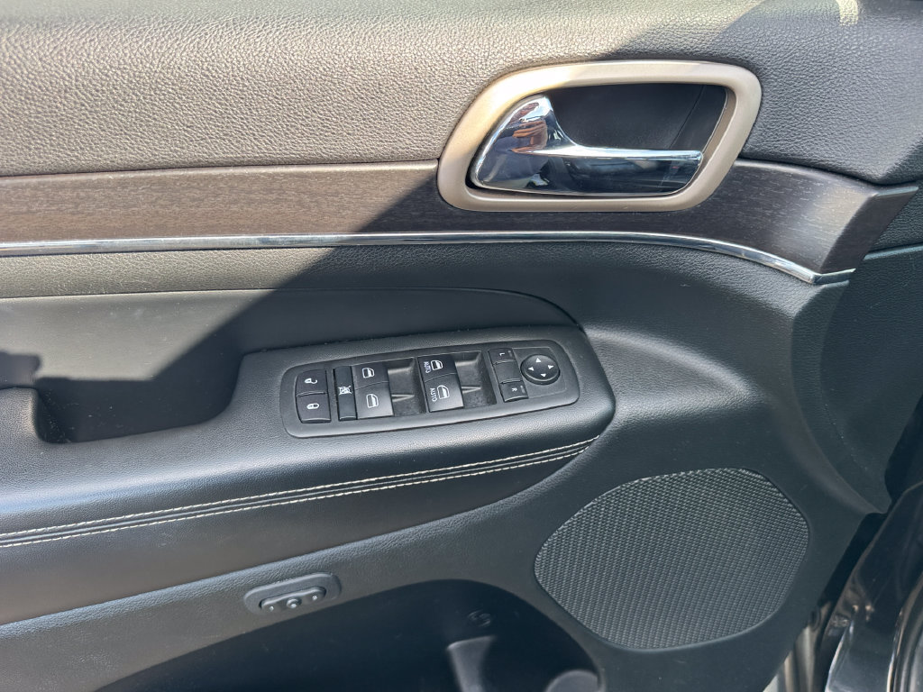 Used 2015 Jeep Grand Cherokee Limited RWD image 11