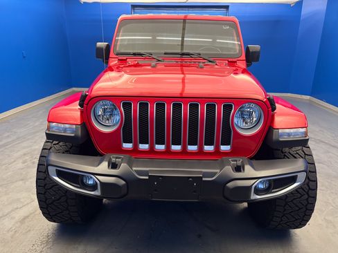 Used 2020 Jeep Wrangler Unlimited Sahara AWD/4WD image 3