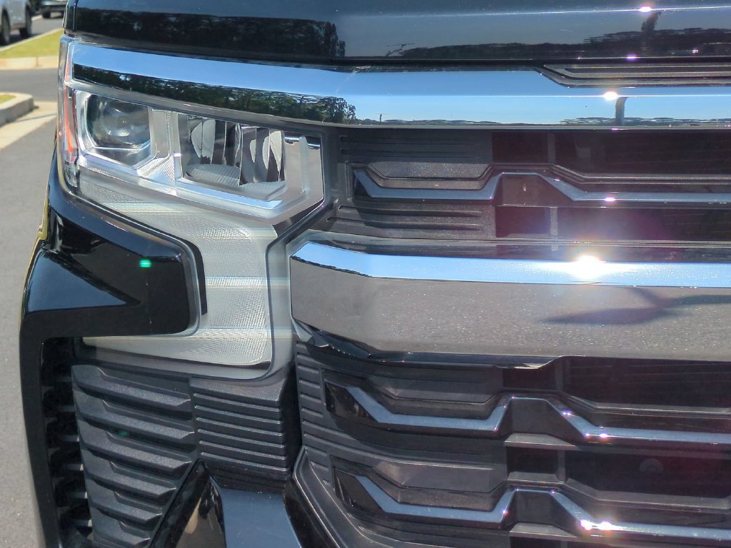 Used 2023 Chevrolet Silverado 1500 LT AWD/4WD image 9