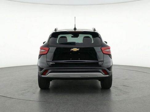 Used 2025 Chevrolet Trax LT w/ LT Convenience Package FWD image 6
