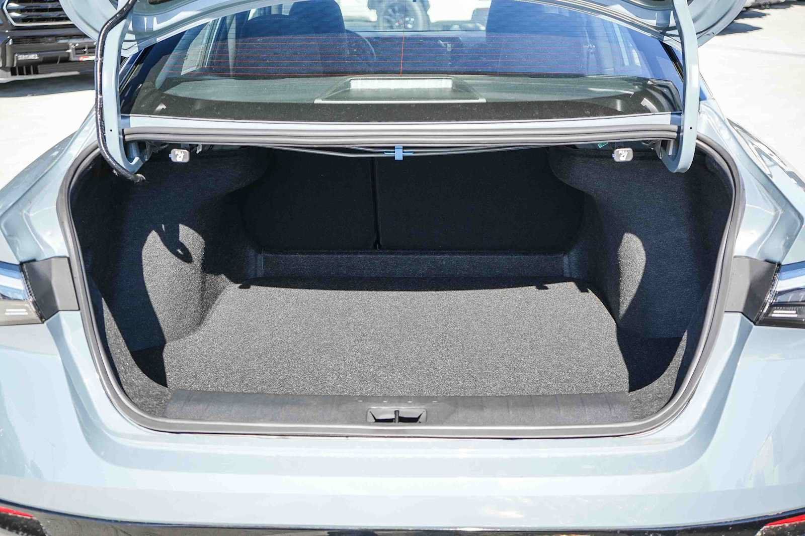 New 2027 Nissan Sentra SR w/ Floor Mat Package FWD image 12