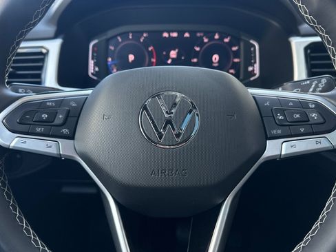 Used 2023 Volkswagen Atlas Cross Sport SEL AWD/4WD image 23