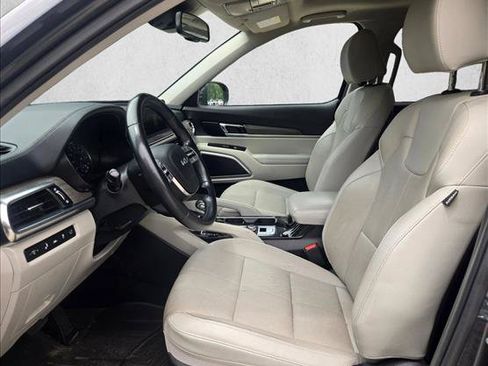 Used 2022 Kia Telluride EX FWD image 17