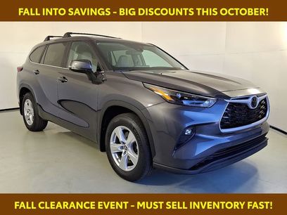 Used 2023 Toyota Highlander LE