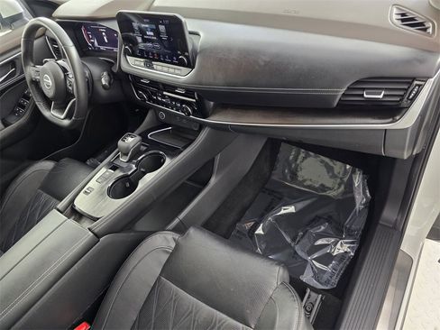 Used 2021 Nissan Rogue Platinum image 32