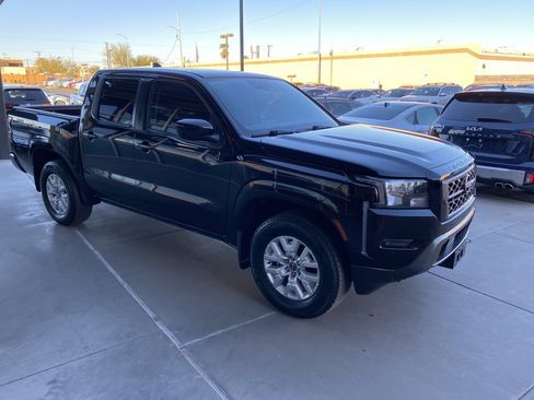 Used 2022 Nissan Frontier SV image 6