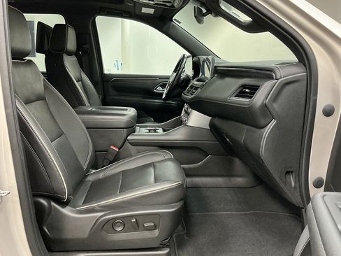 Used 2022 GMC Yukon XL SLT w/ SLT Premium Package AWD/4WD image 34